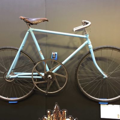 2016年自行车展-浅蓝色自行车